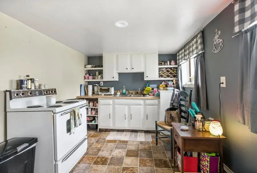 17 Bridge Street, Pittsfield, NH 03263 - #3