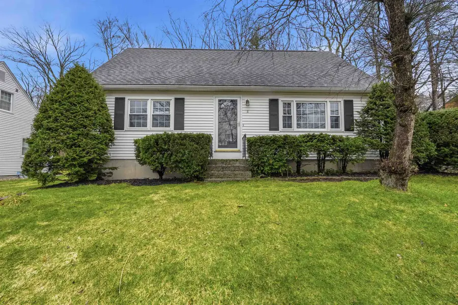 8 Oakdale Avenue, Nashua, NH 03062 - #2