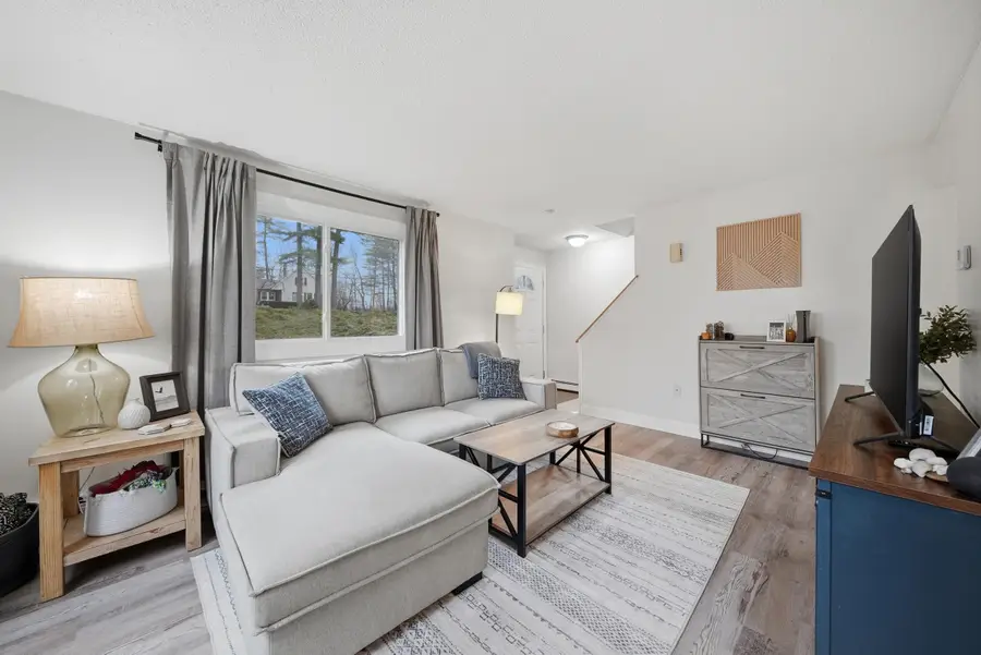 8 Lincoln Drive #B, Hooksett, NH 03106 - #3