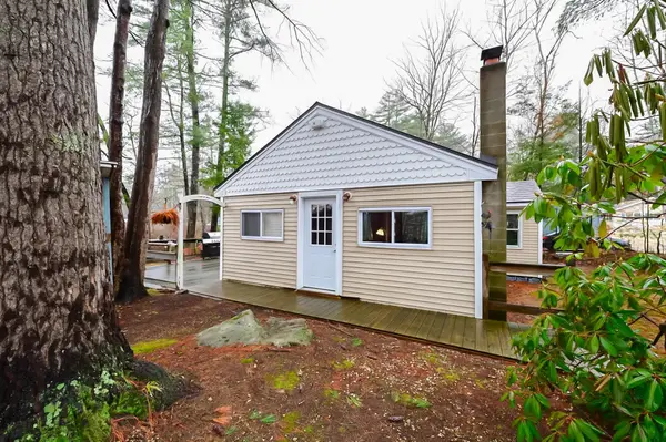 3 Hollywood Avenue, Raymond, NH 03077