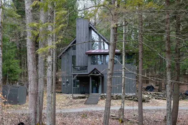 988 Old Quechee Road, Hartford, VT 05059