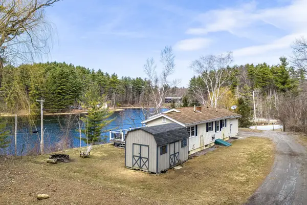 42 Overlook Road, Pownal, VT 05261