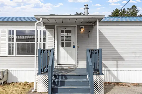 5R Arrow Drive, Salem, NH 03079