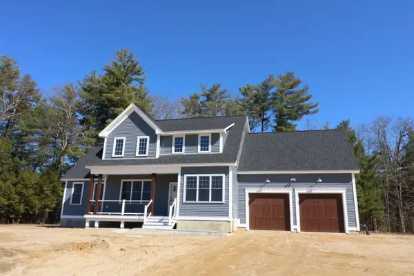 8 Stone Creek Drive, Brentwood, NH 03833
