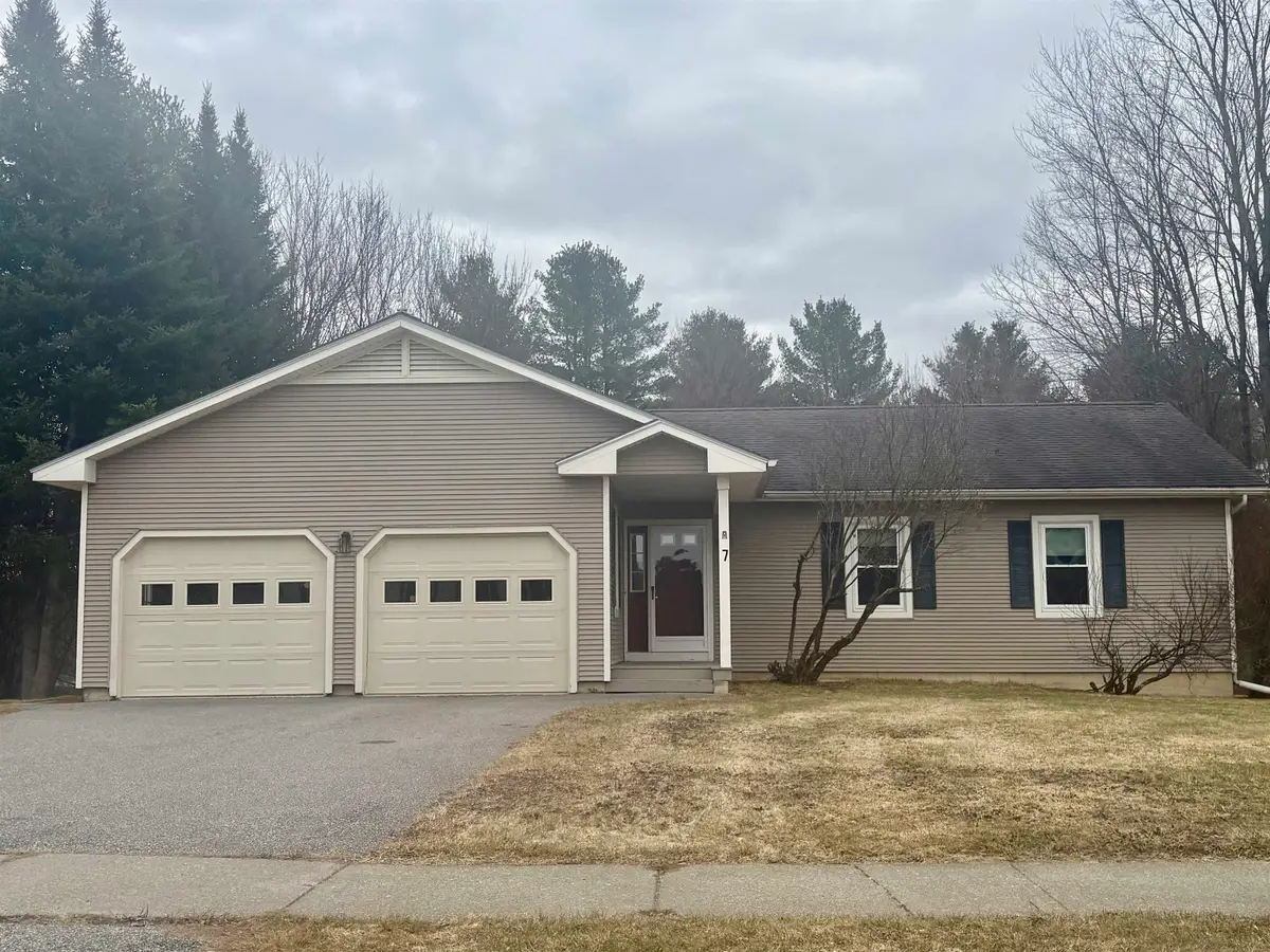 7 Chelsea Road, Essex Junction, VT 05452 - #1
