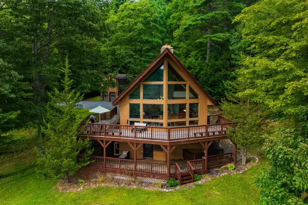 132 Loveland Hill Road, Hartford, VT 05001