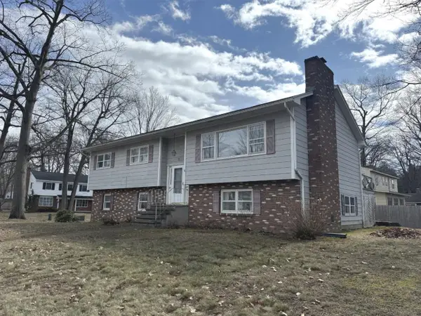 5 Birchwood Lane, Burlington, VT 05408