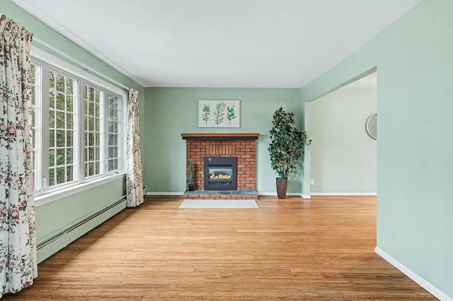 6 Clover Street, South Burlington, VT 05403 - #3