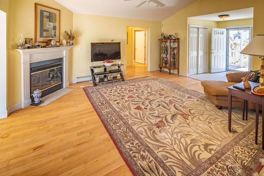 6 Roysann Way, Durham, NH 03824 - #3