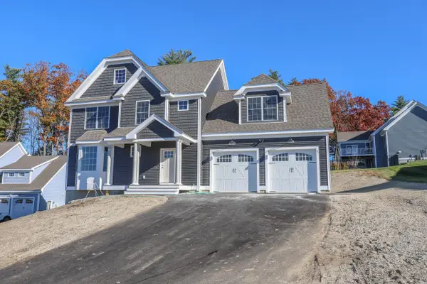 26 Tallarico Street #21, Litchfield, NH 03052