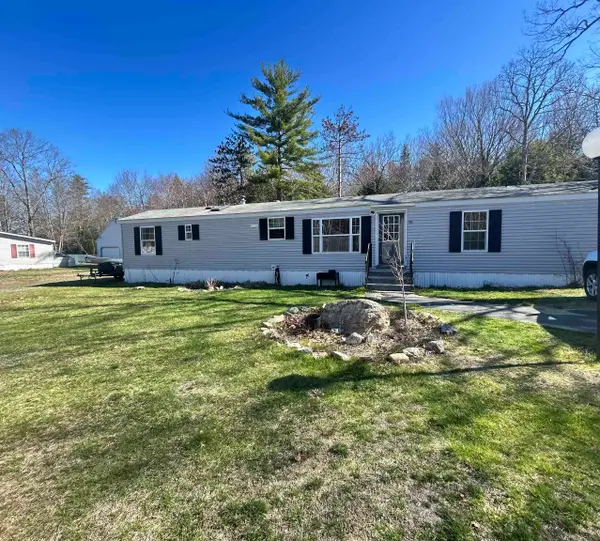90 Spruce Drive, Farmington, NH 03835