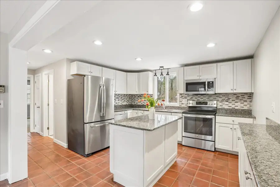 13 Karen Road, Windham, NH 03087 - #3