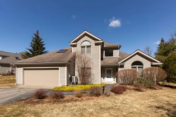 14 Sterling Springs Drive, Hartford, VT 05001