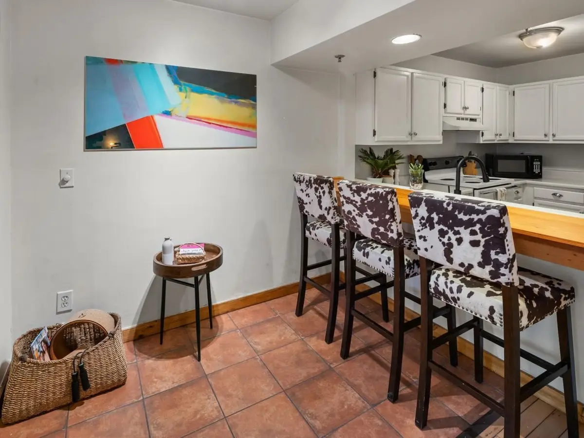 337 College Street #6, Burlington, VT 05401 - #1