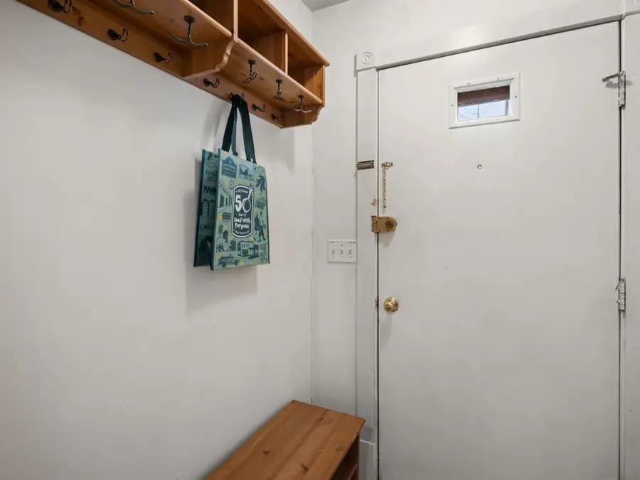 337 College Street #6, Burlington, VT 05401 - #3