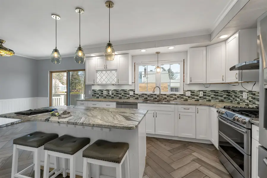 9 Dale Street, Nashua, NH 03060 - #3