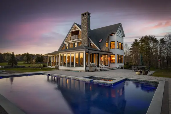 74 SADDLE TRAIL Drive, Dover, NH 03820