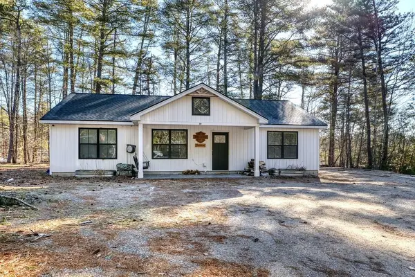 80 White Lake Road, Tamworth, NH 03817