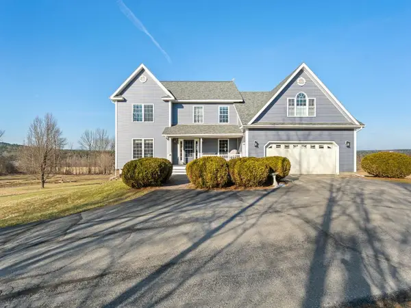 2 Sleepy Hollow Road, Essex, VT 05452