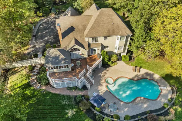 70 Colonel Daniels Drive, Bedford, NH 03110