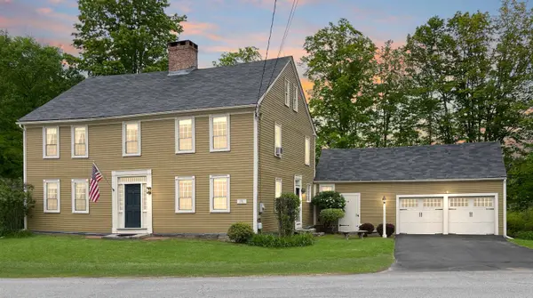 1 Mast Road, Lee, NH 03861