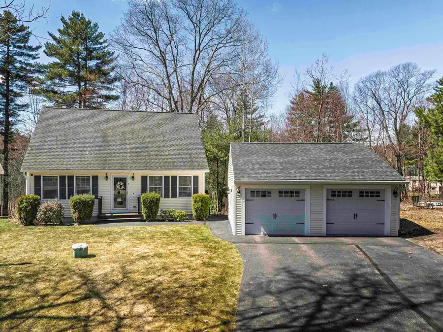 7 Hawthorne Circle, Somersworth, NH 03878 - #2