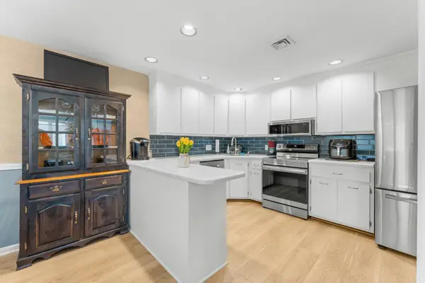 12 Heather Court, Nashua, NH 03062