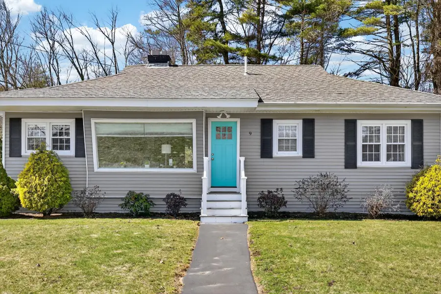 9 Dawson Avenue, Salem, NH 03079 - #2