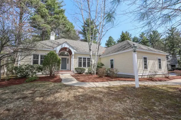 8 Heron Cove Drive, Merrimack, NH 03054