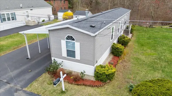 4 Trailerhome Drive, Salem, NH 03079