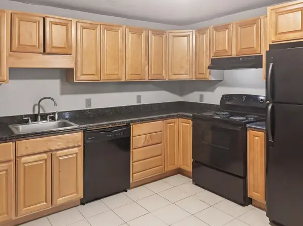 17 Silvestri Circle, Derry, NH 03038