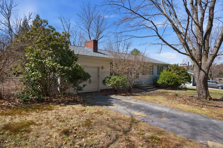 11 Thompson Avenue, Hooksett, NH 03106 - #2