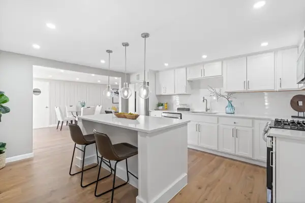 734 W Hollis Street, Nashua, NH 03062