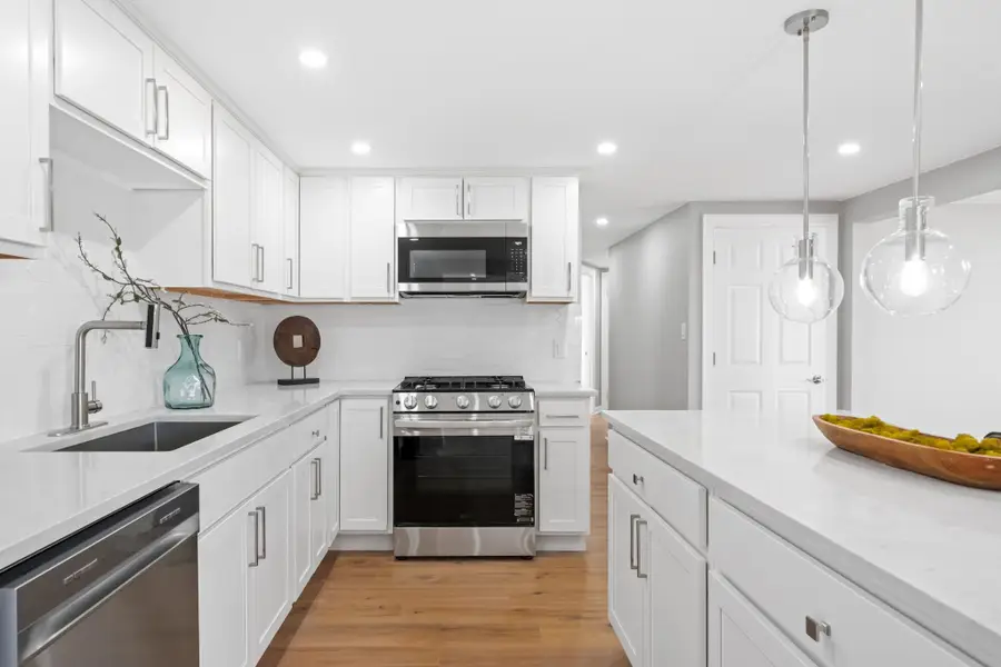 734 W Hollis Street, Nashua, NH 03062 - #2