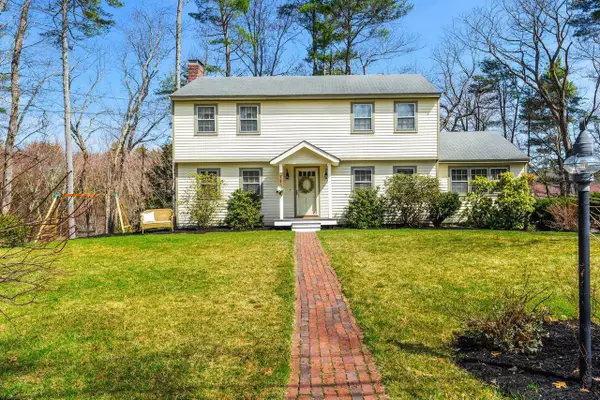 11 Fairway Drive, Amherst, NH 03031