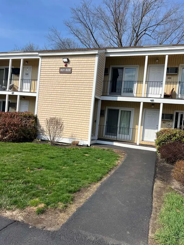 806 Cocheco Court, Dover, NH 03820