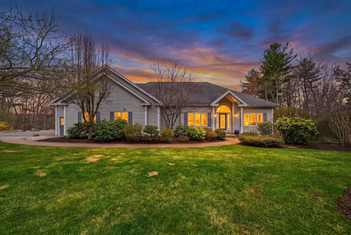 8 Ledgewood Drive, Londonderry, NH 03053 - #1