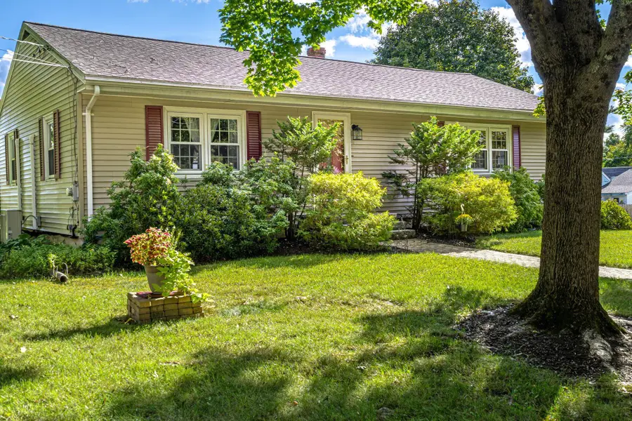 18 Center Circle, Plaistow, NH 03865 - #2