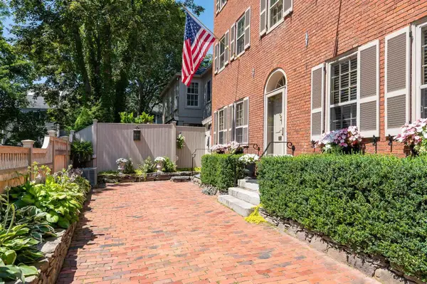 20 Atkinson Street, Portsmouth, NH 03801