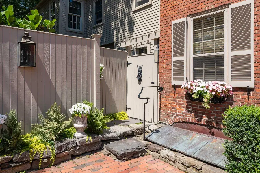 20 Atkinson Street, Portsmouth, NH 03801 - #3