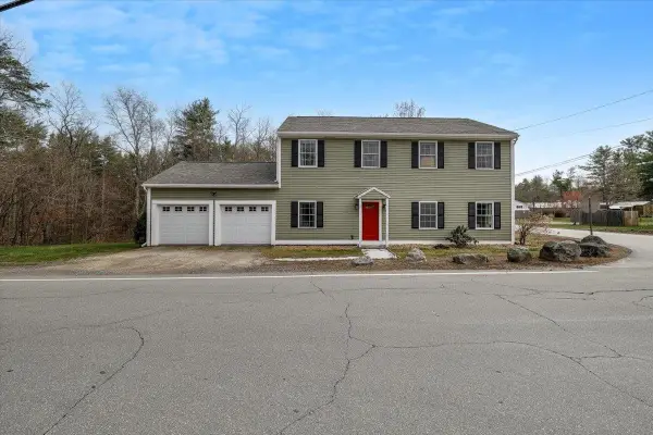1 Langs Lane, Newmarket, NH 03857