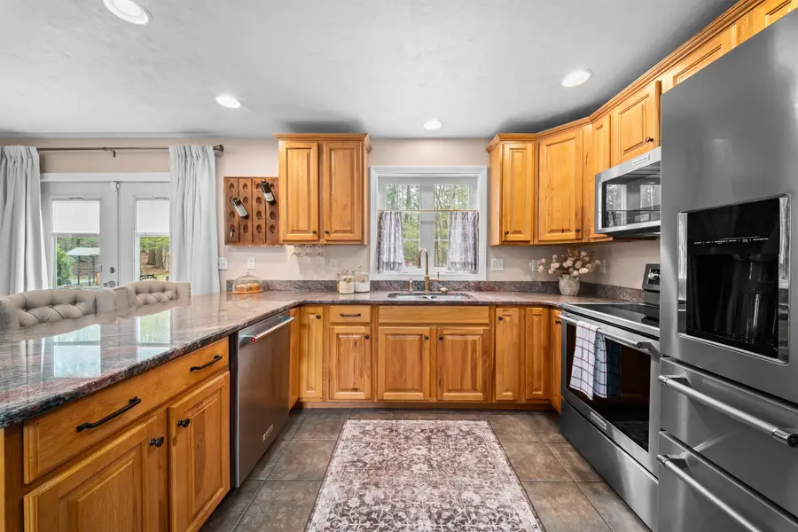 10 Balsam Lane, Sandown, NH 03873 - #2