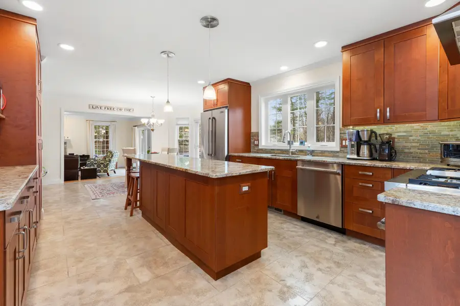 26 Greenfield Drive, Plaistow, NH 03865 - #3