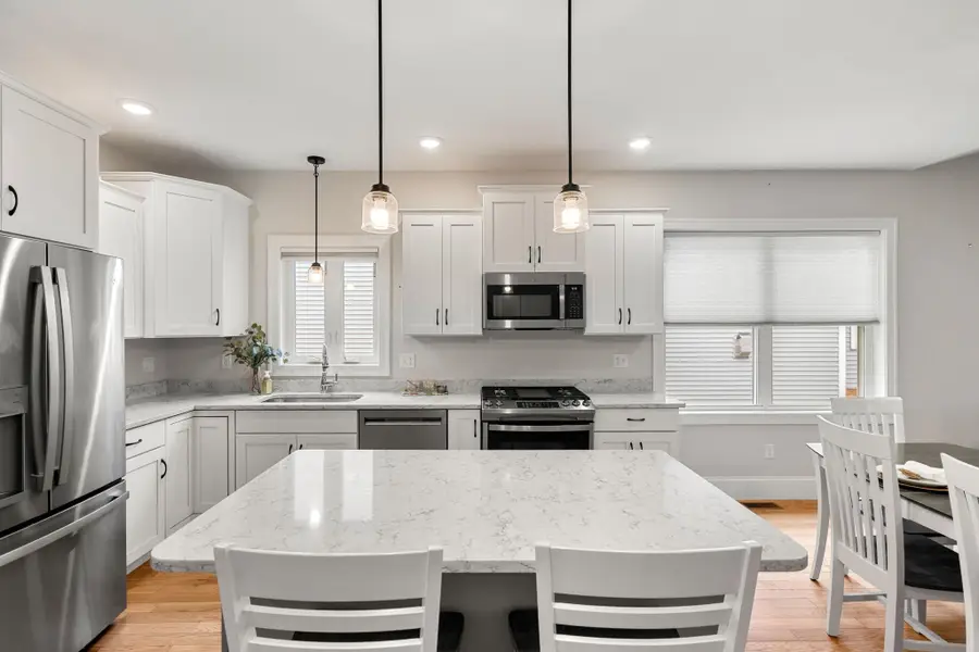 27 Abenaki Circle, Merrimack, NH 03054 - #2