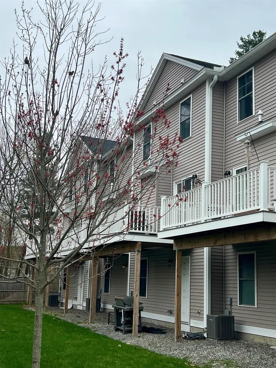 18 Dumaine Avenue #C, Nashua, NH 03063 - #3