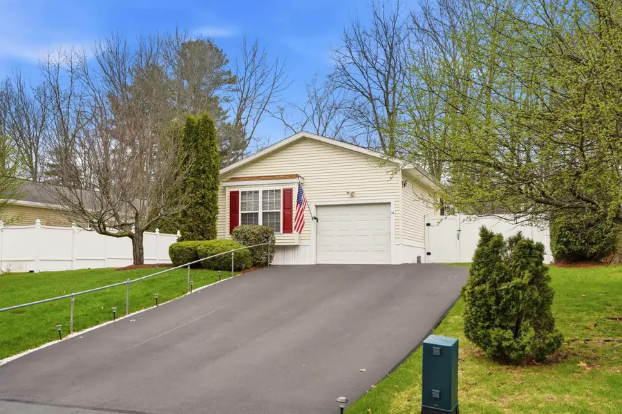 16 Shilah Drive, Derry, NH 03038 - #3