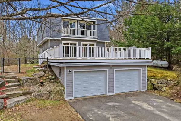 32 Murray Hill Road, Candia, NH 03034