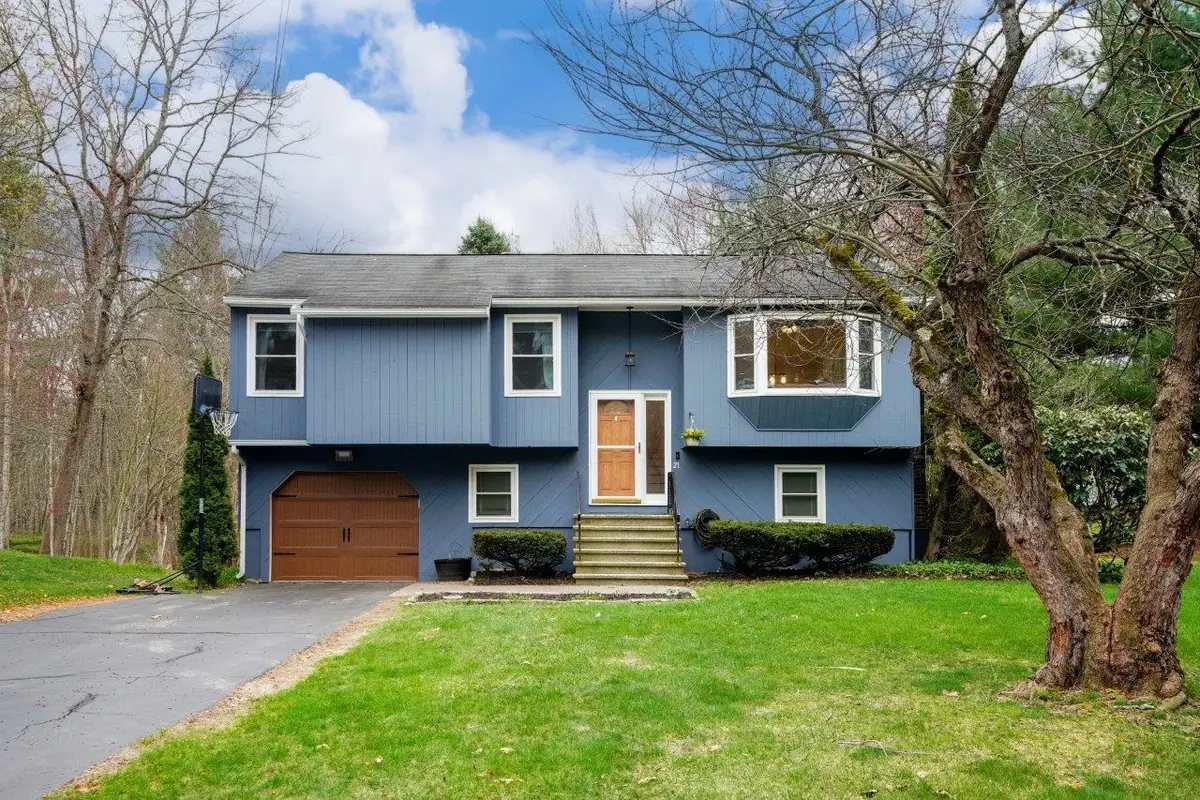 21 W Chamberlain Road, Merrimack, NH 03054 - #1