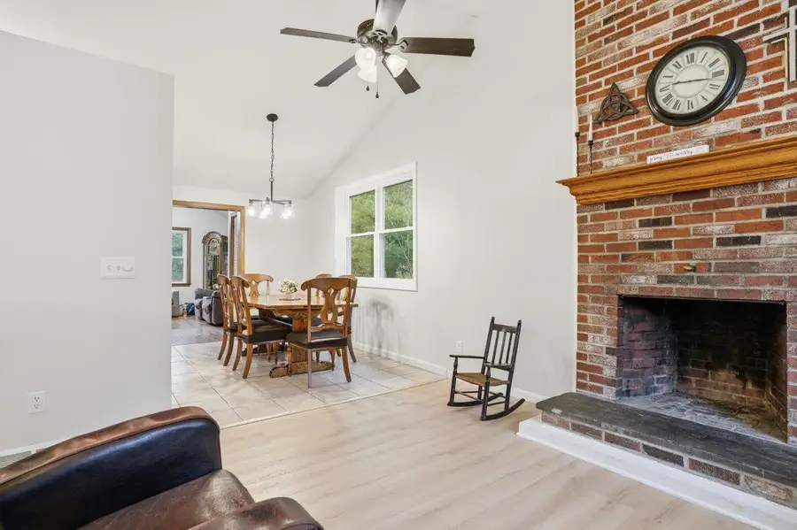 21 W Chamberlain Road, Merrimack, NH 03054 - #3