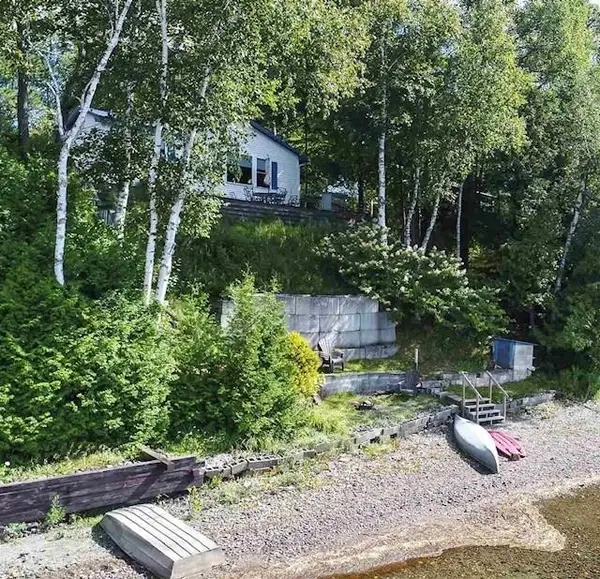 147 East Salem Drive, Derby, VT 05829